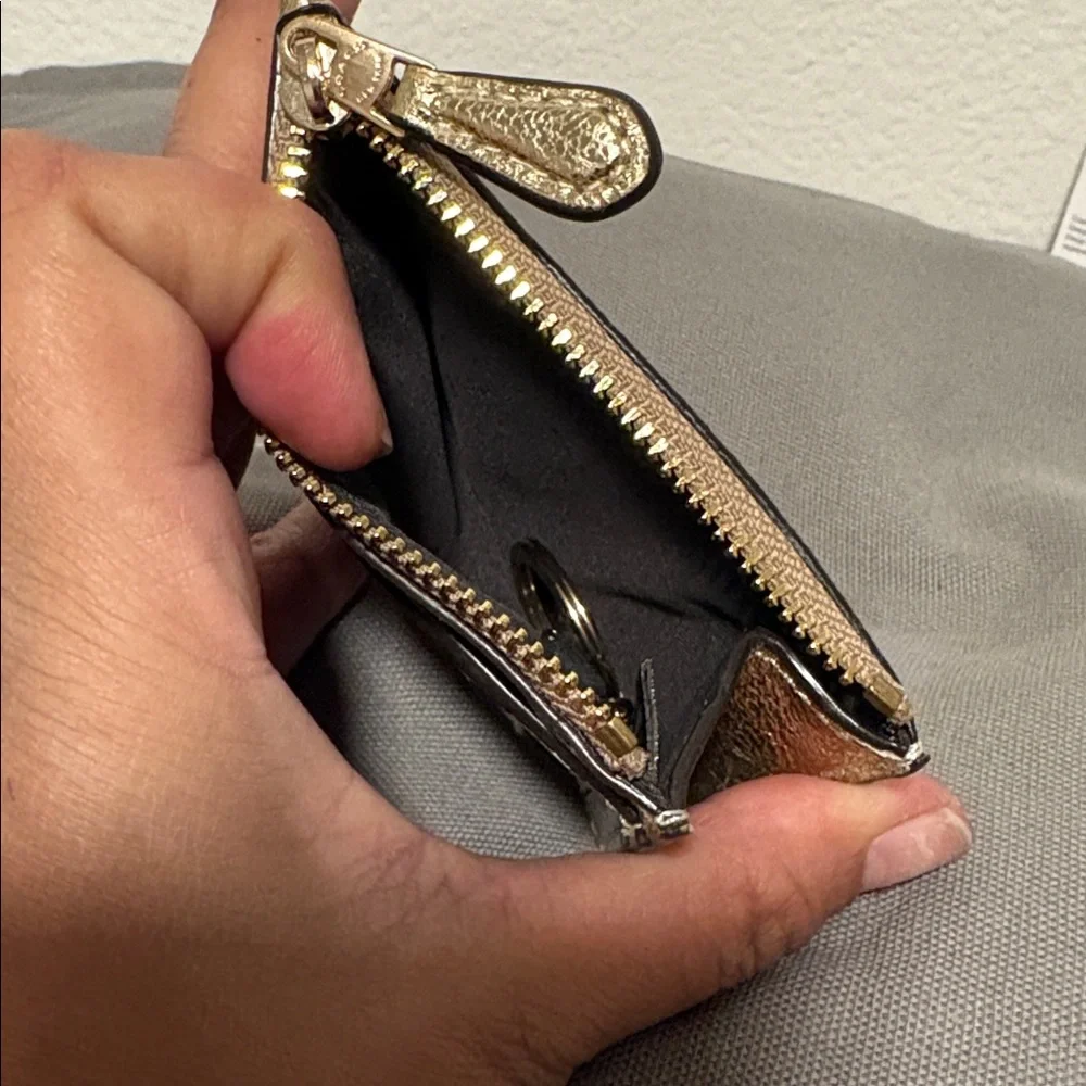 SOLD COACH Gold ID Multi Card Case With Keychain - Picture 6 of 7